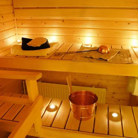 Holiday Golden Lakes Village.1 *